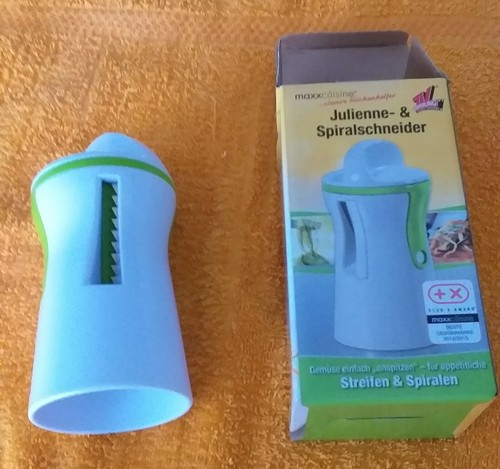 Julienne und - -,
